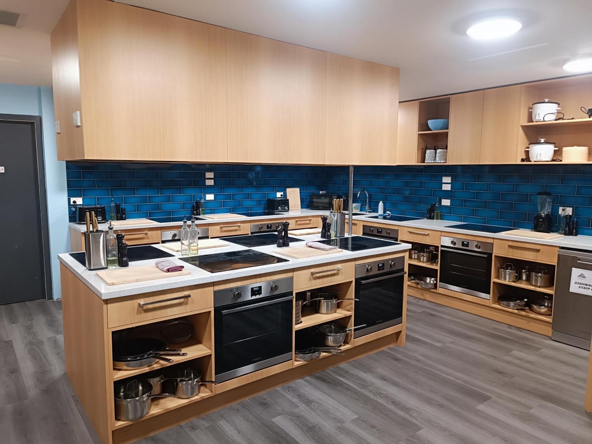 Urbanz Vandrarhem Christchurch Exteriör bild The kitchen at the University of New South Wales