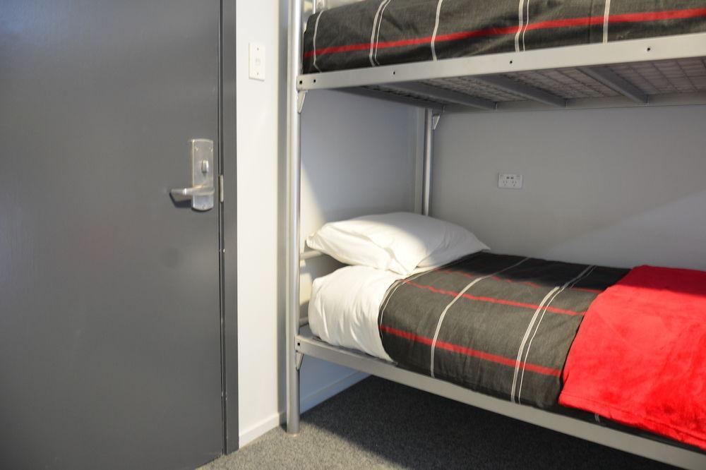 Urbanz Vandrarhem Christchurch Exteriör bild A bunk bed