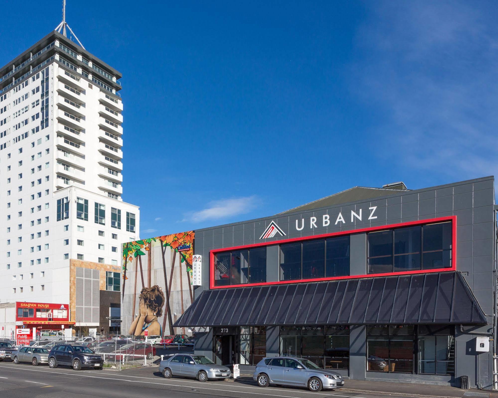 Urbanz Vandrarhem Christchurch Exteriör bild The Urbanz building in 2015