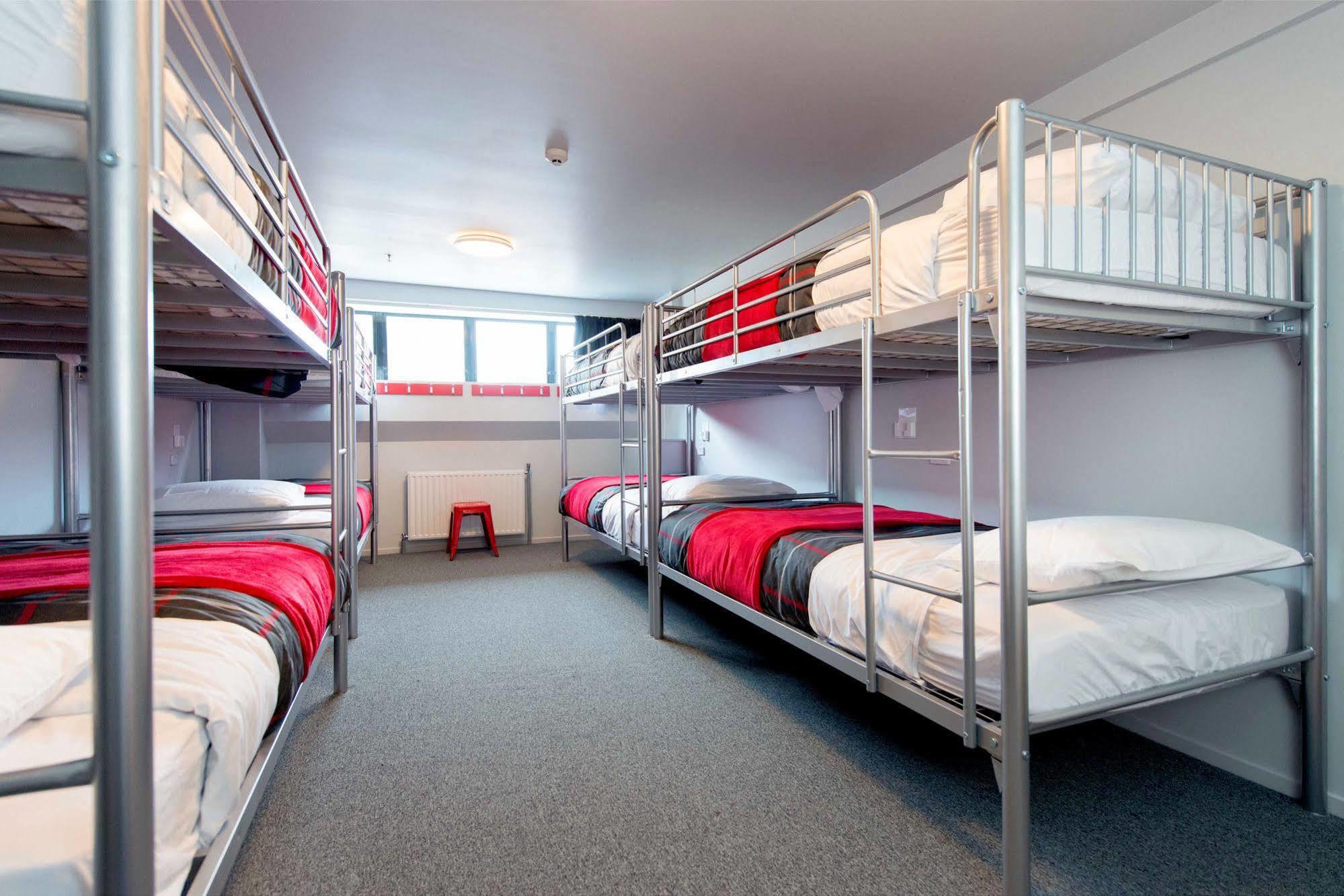 Urbanz Vandrarhem Christchurch Exteriör bild A typical room at a youth hostel